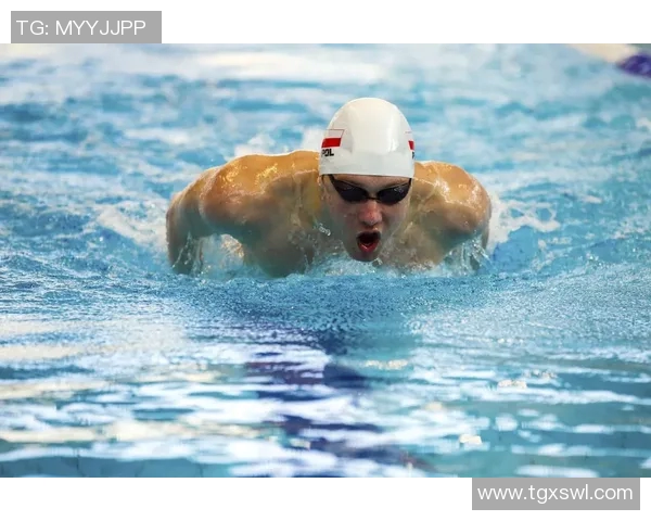 蝶泳基本技巧详解及提高技巧的有效方法与训练建议